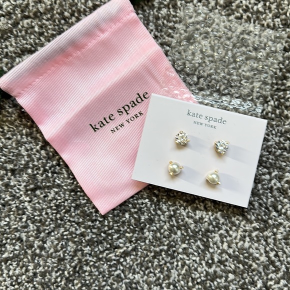 Kate Spade Rise and Shine 2 Stud Set. - Picture 3 of 4